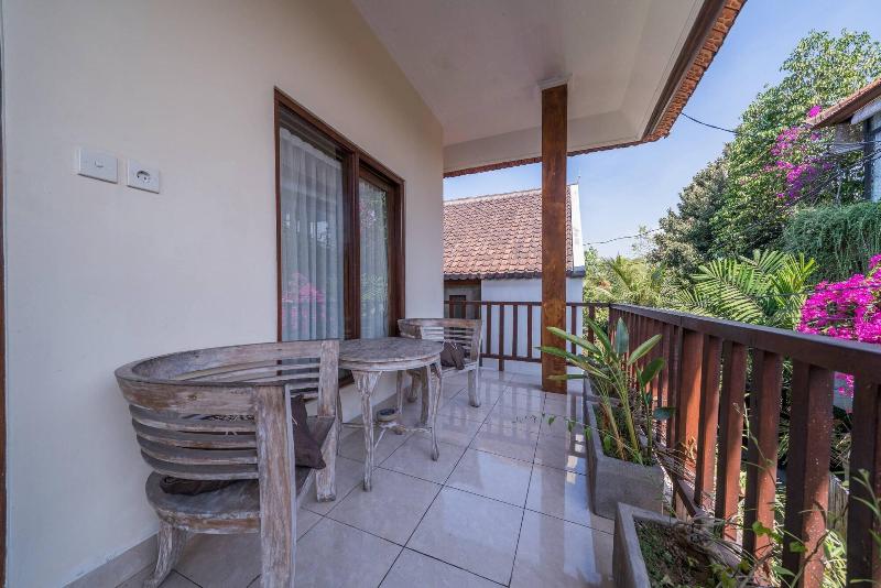 Yarama Cottages image
