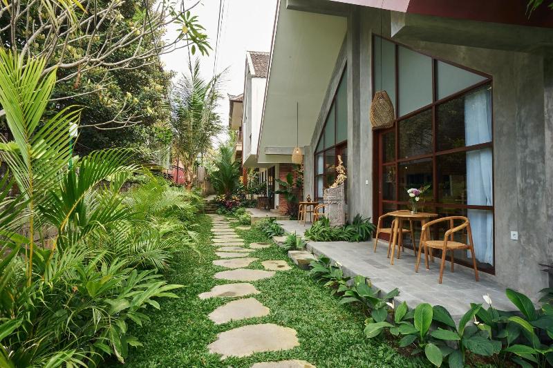 Yarama Cottages image