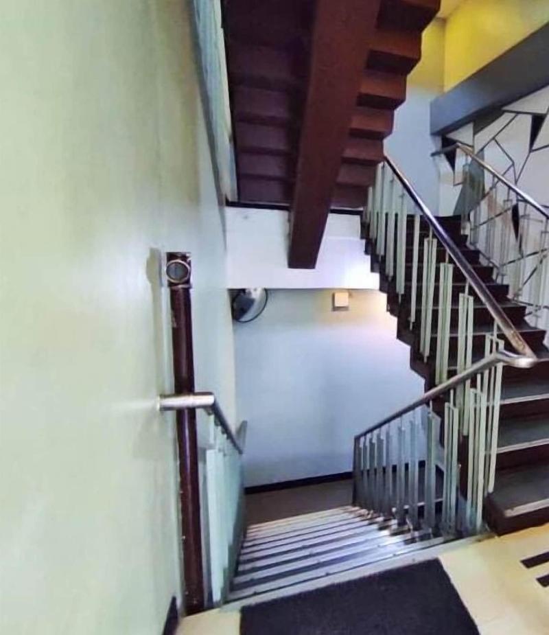Acme Inn Subic image