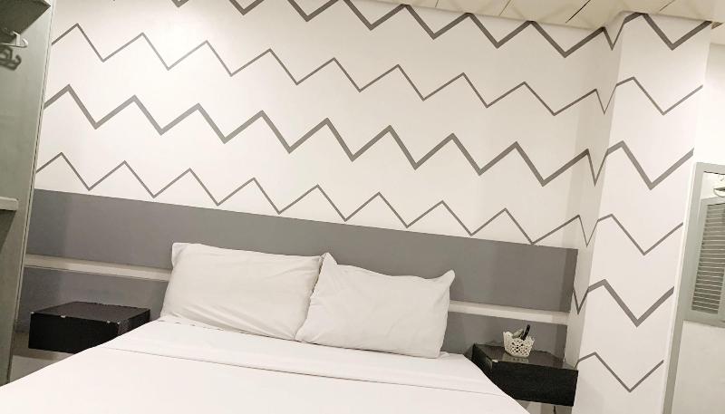 Acme Inn Subic image