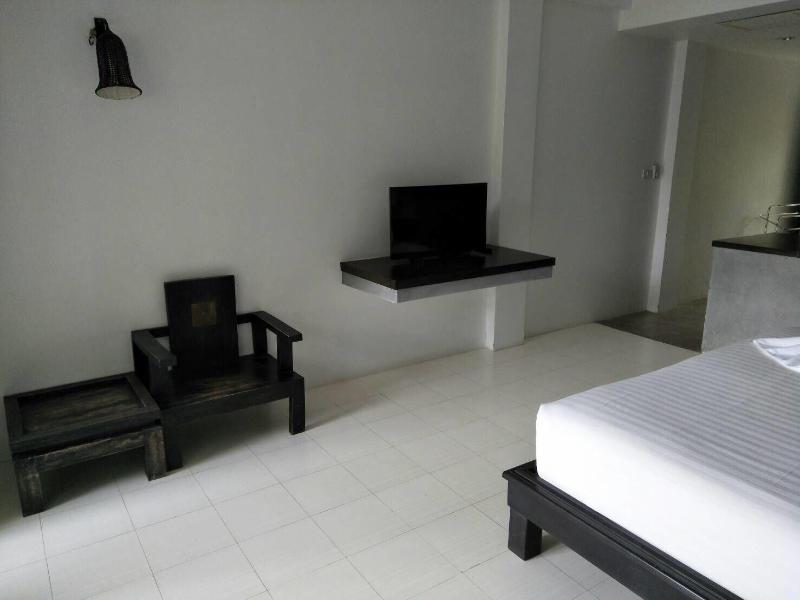 Holiday Park Hotel image