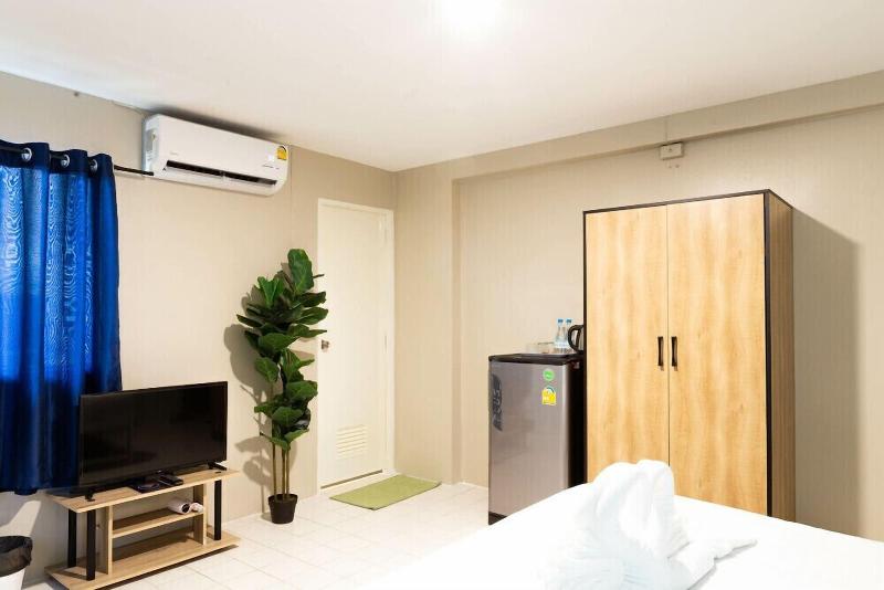 Roomquest Ratchada image