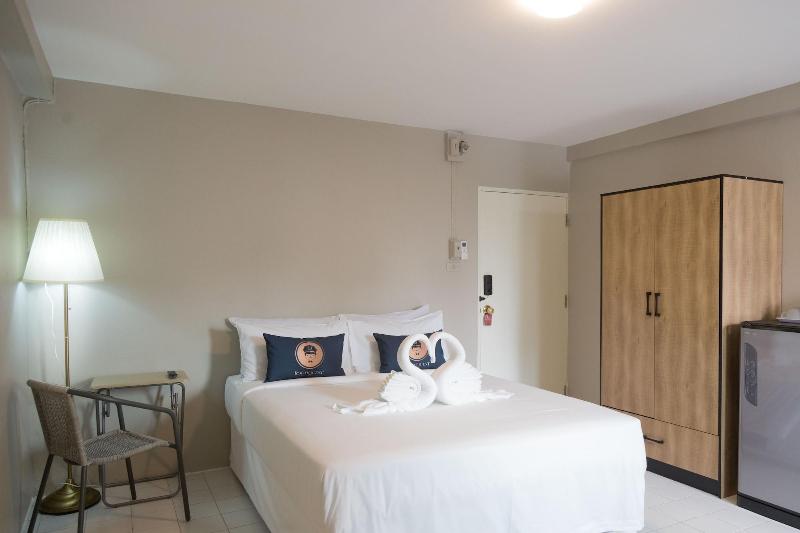 Roomquest Ratchada image