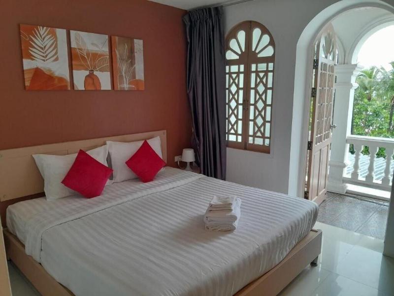 Seacono Patong Beach Front image