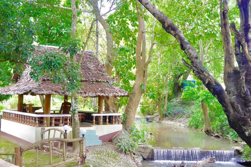 Huainamrin Resort Maehongson The Creek image