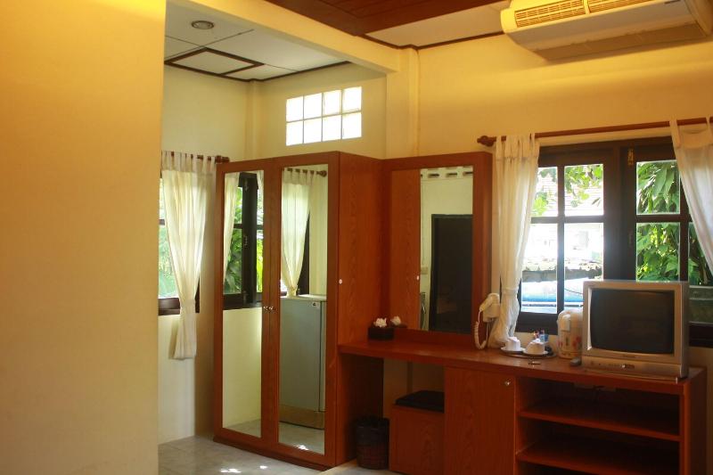 Samui Honey Backpacker Bungalow image