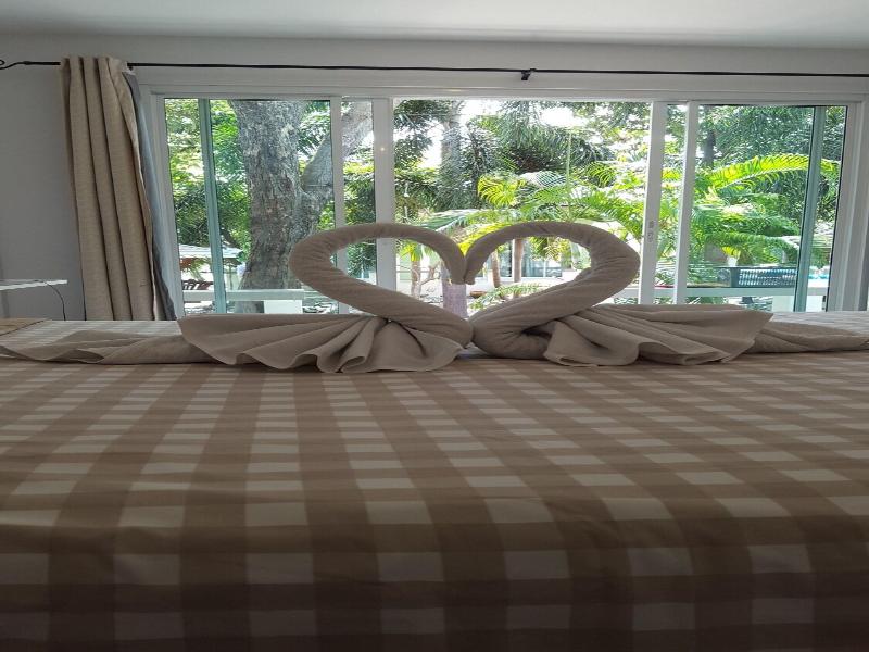 Napat Resort Koh Sichang image