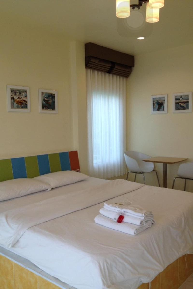 Napat Resort Koh Sichang image