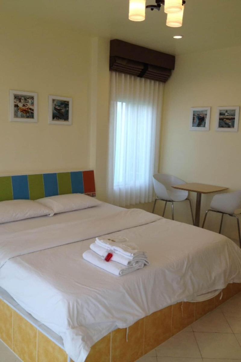 Napat Resort Koh Sichang image