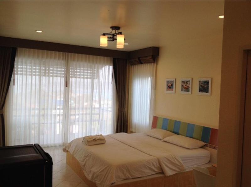 Napat Resort Koh Sichang image
