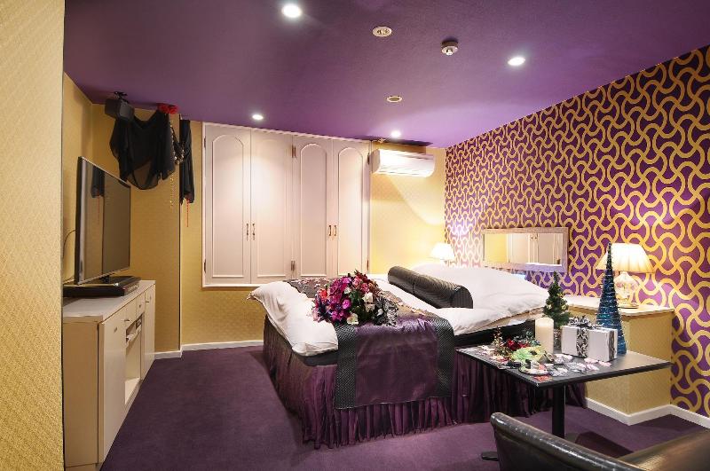Ishidu Hotel Blan Chapel Christmas Adults Only image