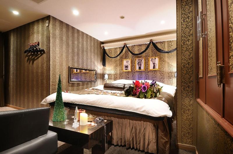 Ishidu Hotel Blan Chapel Christmas Adults Only image