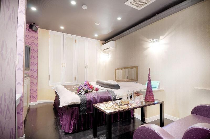 Ishidu Hotel Blan Chapel Christmas Adults Only image