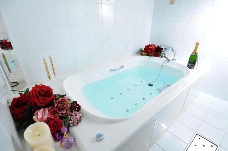 Ishidu Hotel Blan Chapel Christmas Adults Only image
