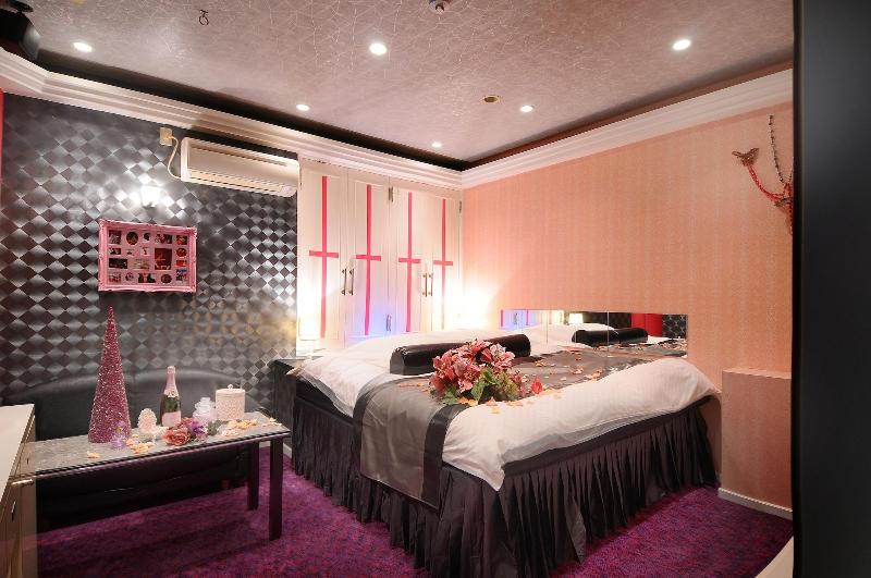 Ishidu Hotel Blan Chapel Christmas Adults Only image