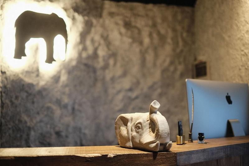 Hotel Elephant image