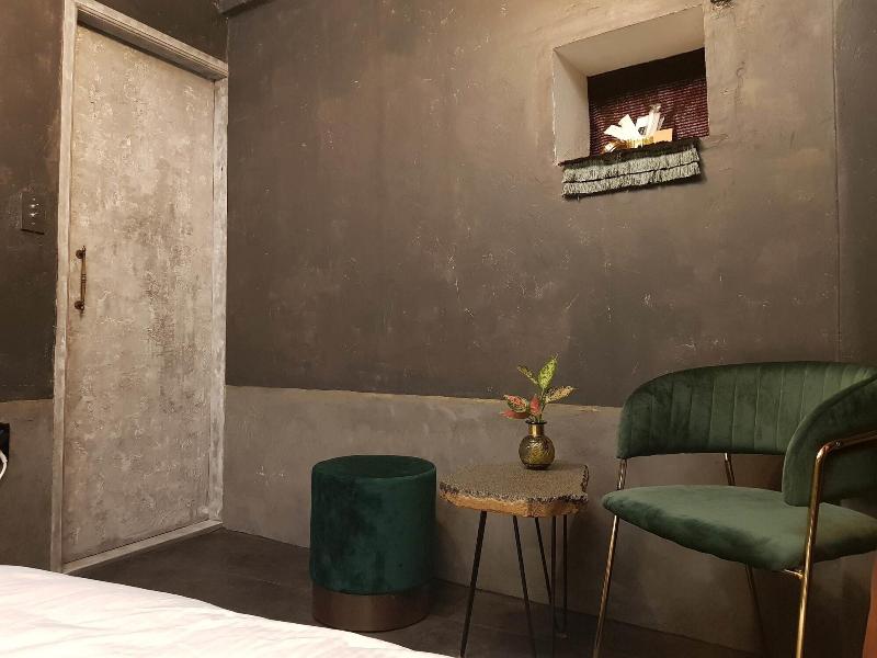 Hotel Elephant image