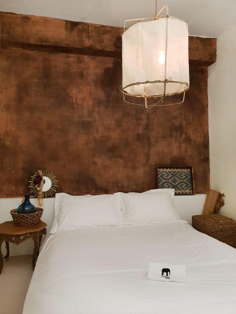 Hotel Elephant image