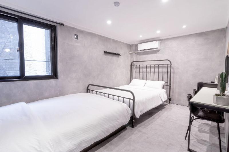 Hotel Elephant image