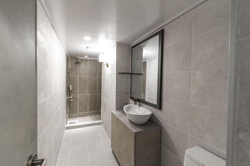 Hotel Elephant image