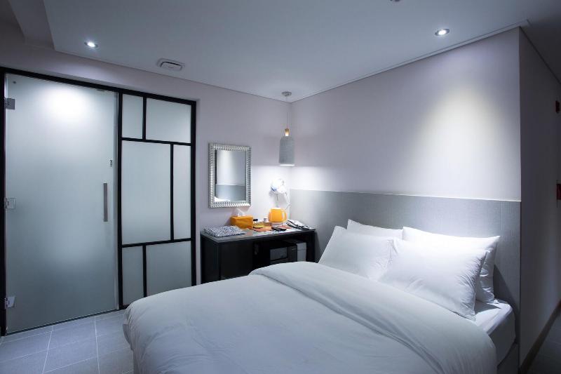 Hotel Millhaus Shinchon image