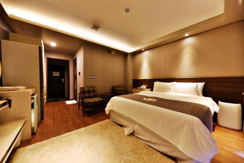 Cheongju The Mark Hotel image