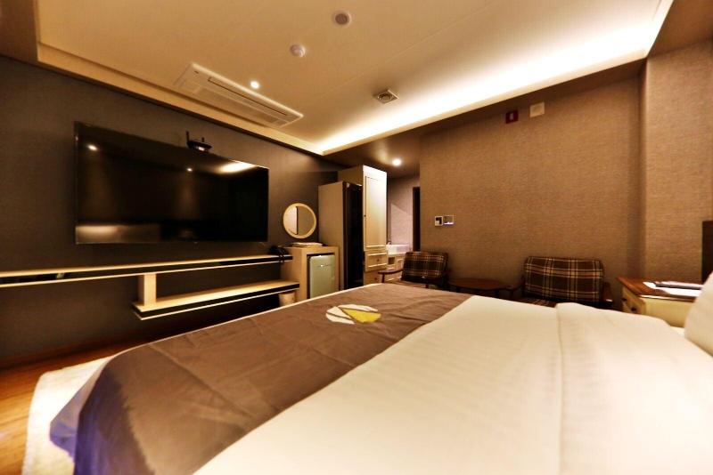 Cheongju The Mark Hotel image