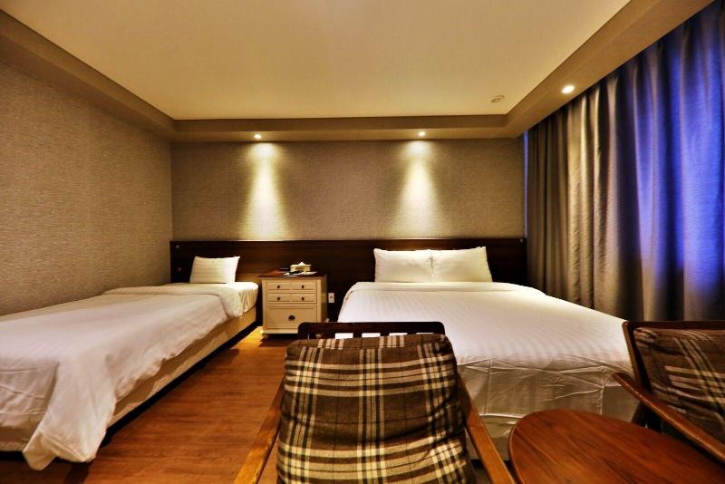 Cheongju The Mark Hotel image