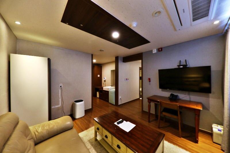 Cheongju The Mark Hotel image