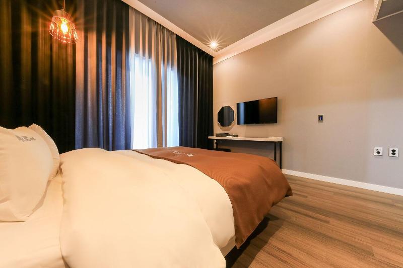 Hotel Merrymud image