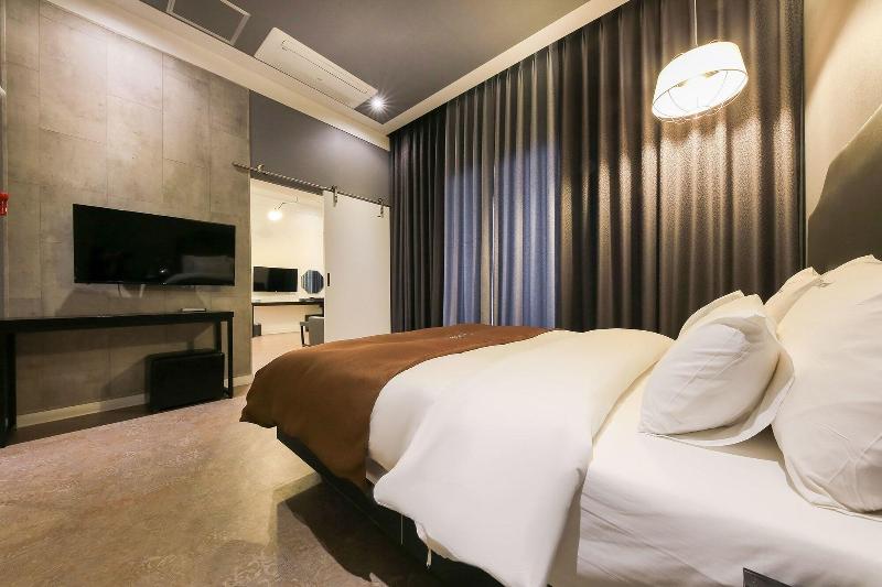 Hotel Merrymud image