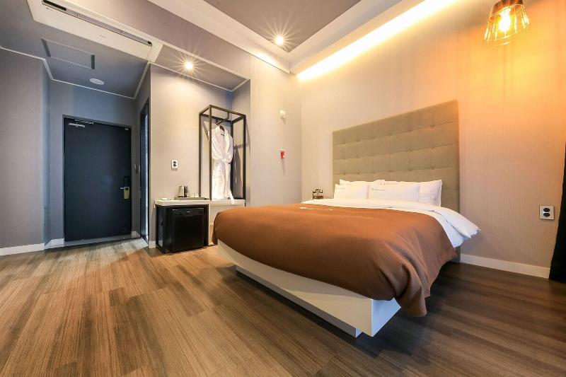 Hotel Merrymud image