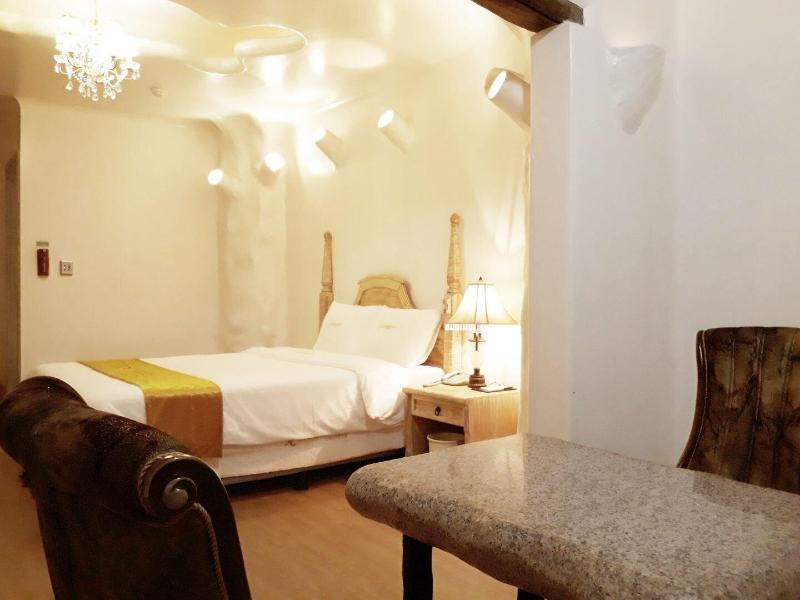 Newvera Tourist Hotel image
