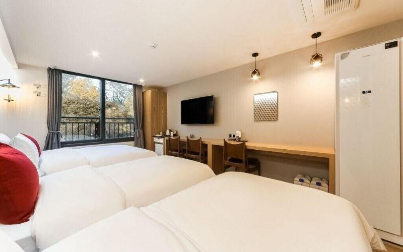 Nampo Bardot Hotel image