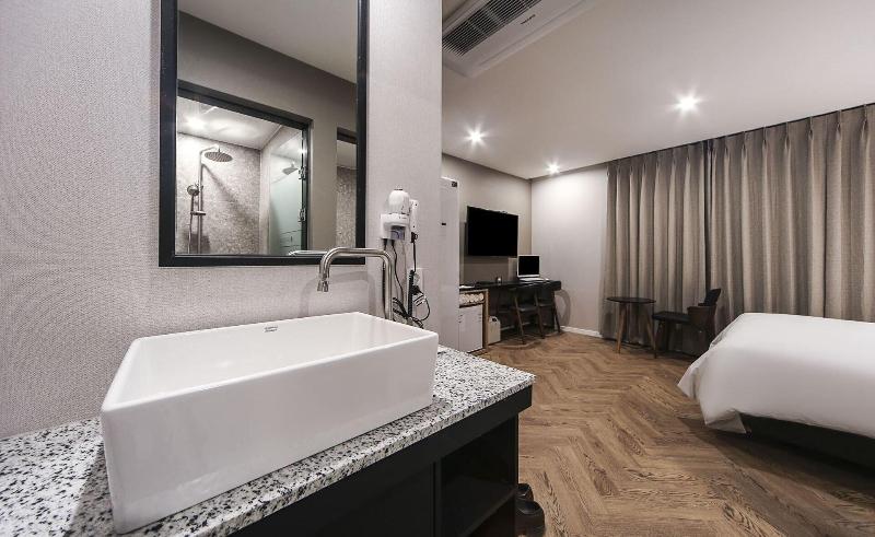 Nampo Bardot Hotel image