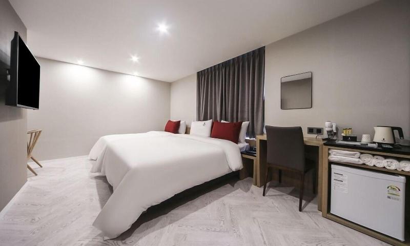 Nampo Bardot Hotel image
