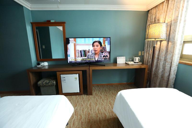 Prime Tourist Hotel image