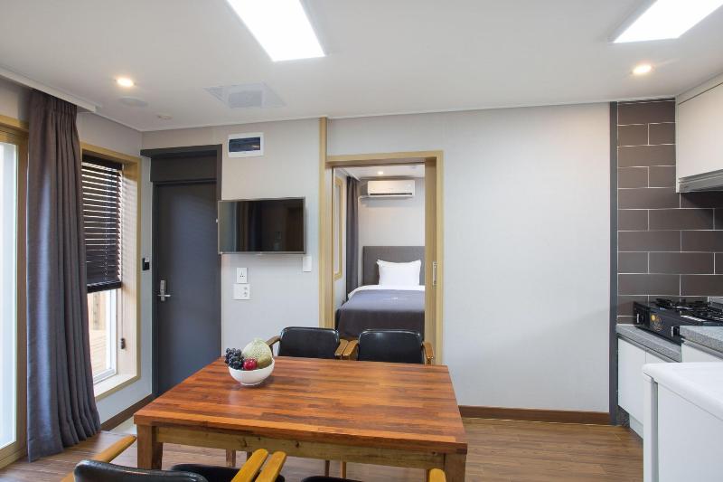 The BS Hotel image