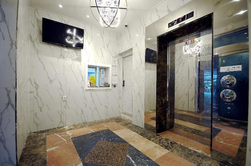 Hotel King image
