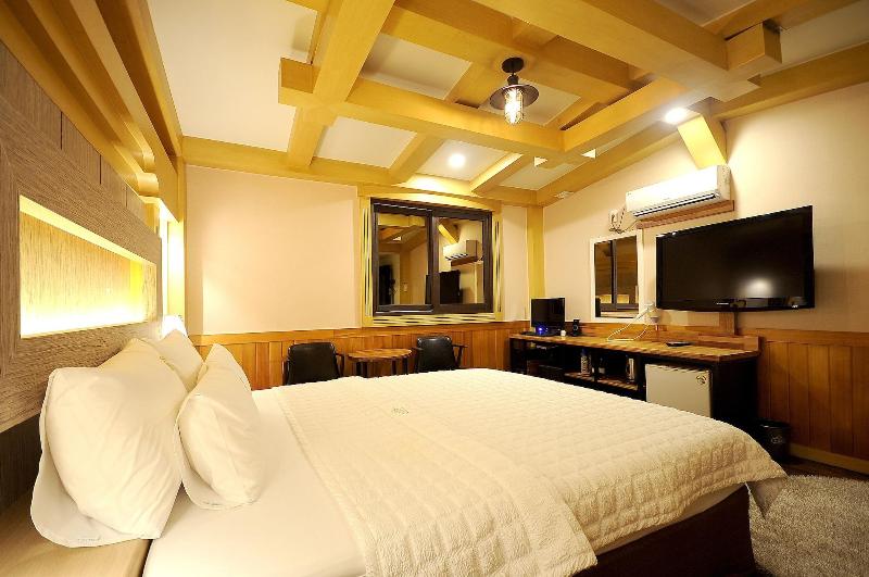 Hotel King image