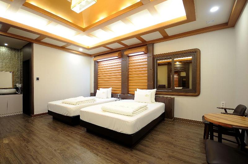 Hotel King image