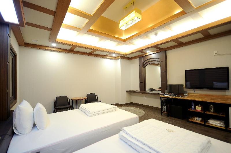Hotel King image