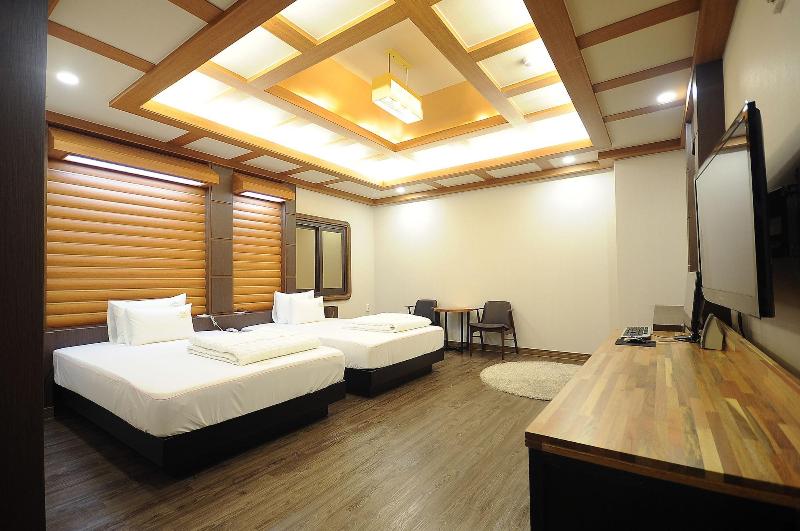 Hotel King image