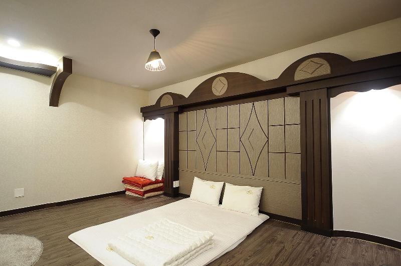 Hotel King image