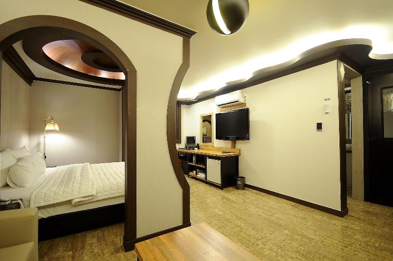 Hotel King image