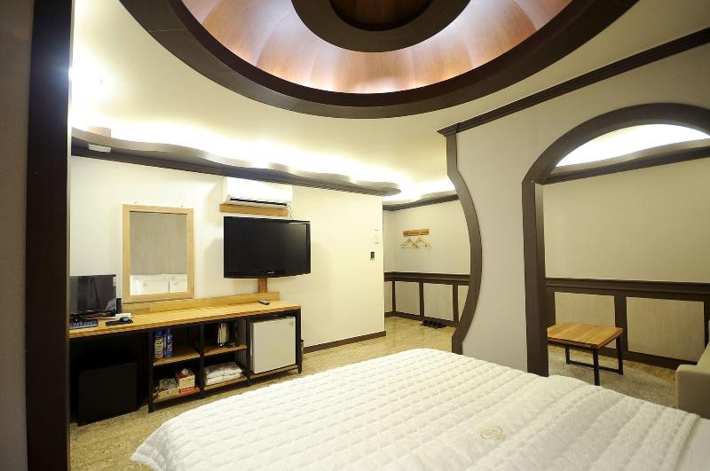 Hotel King image