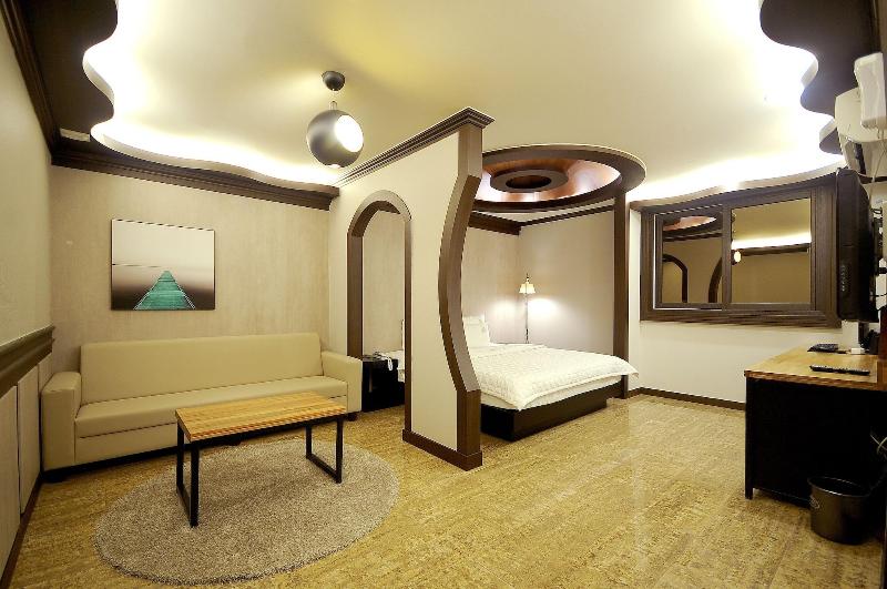 Hotel King image