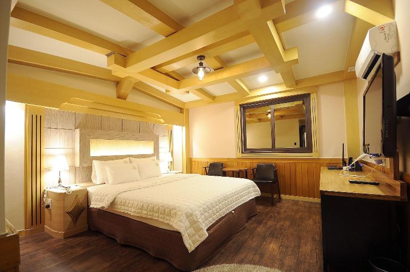 Hotel King image