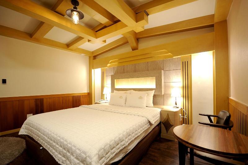Hotel King image