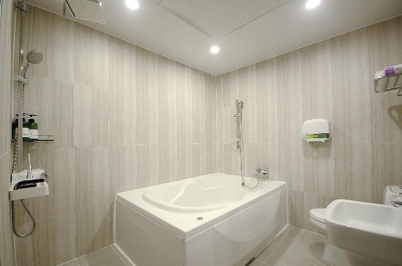 Hotel King image